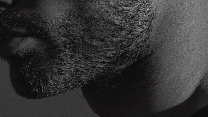 Migliore crema antirughe uomo: come scegliere (e perché non basta il retinolo)