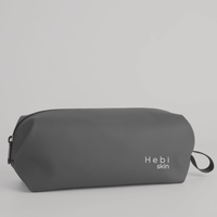 Oxford Bag Hebi Skin grigio antracite con logo minimalista bianco e maniglia laterale
